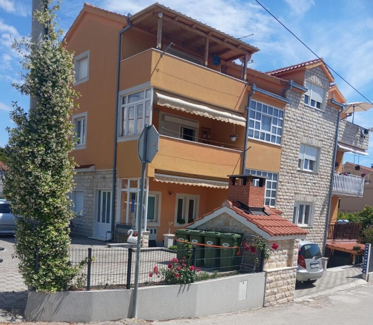 Apartment Radalj Kaštela Zewnętrze zdjęcie